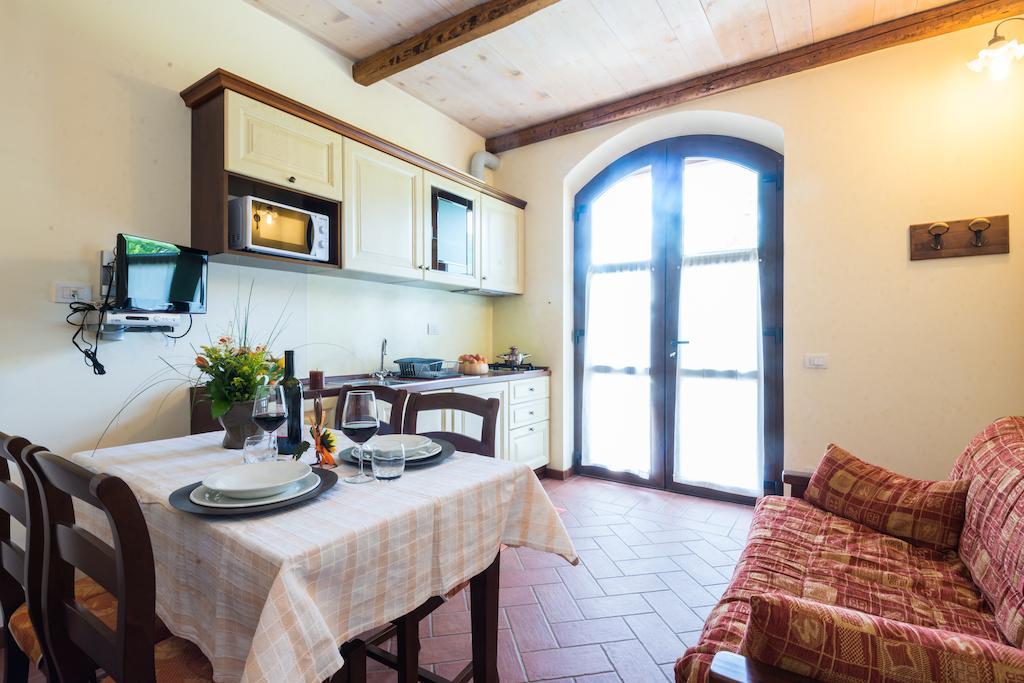 Agriturismo Alla Poncia Gravedona Bilik gambar