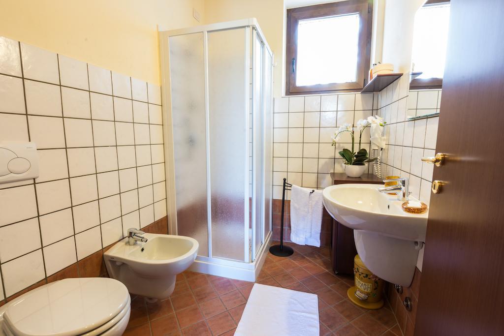 Agriturismo Alla Poncia Gravedona Bilik gambar
